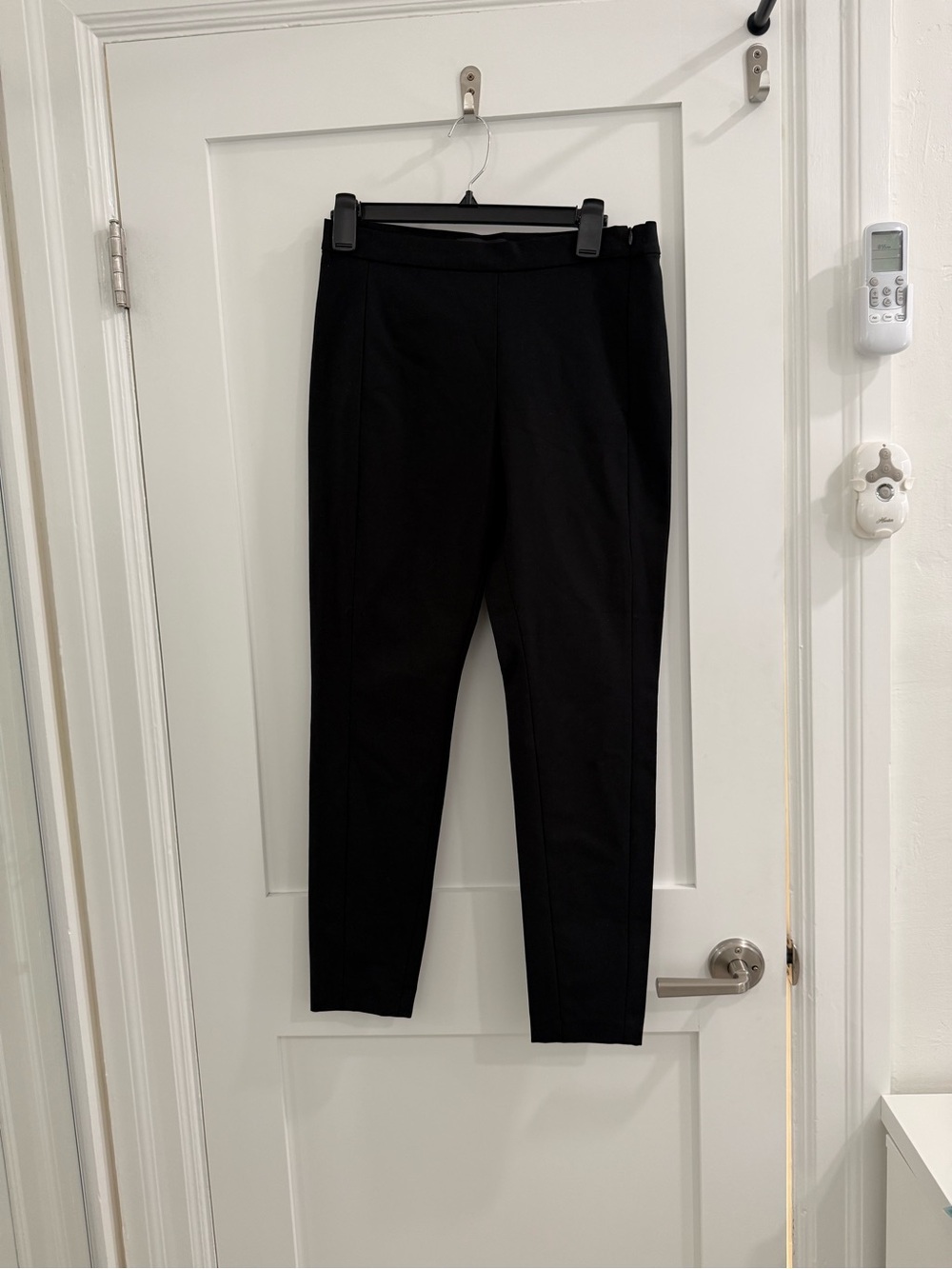 Banana Republic black high waisted size zipper / button Devon bi stretch pants